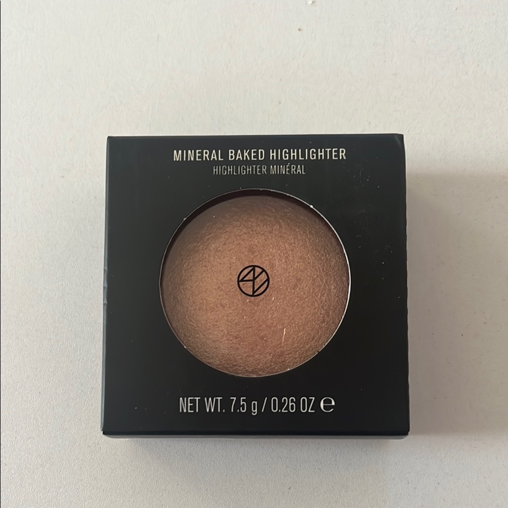 Mineral Baked Highlighter - Warm Bronze